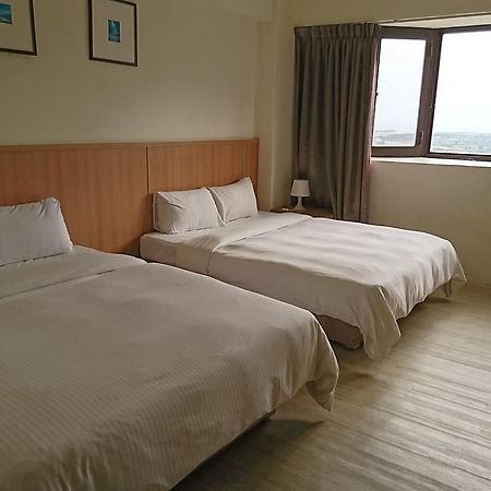 Angela Hotel Taitung Bagian luar foto
