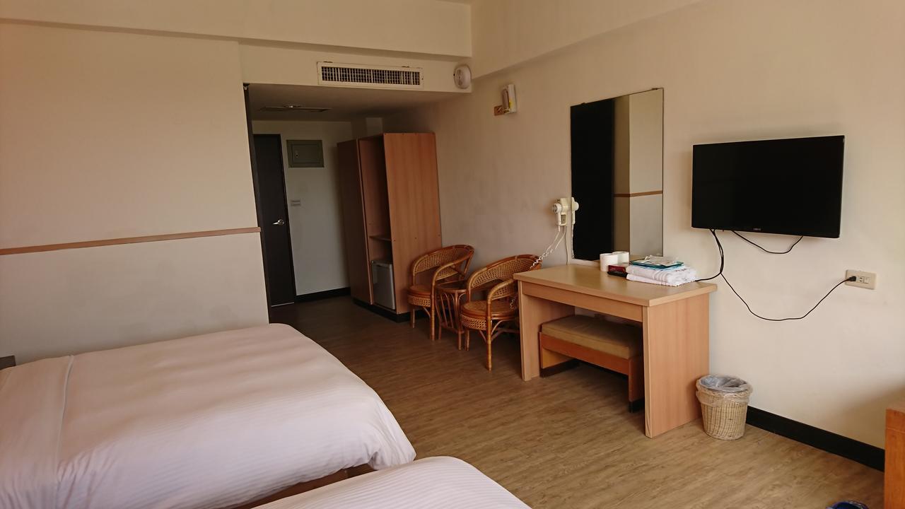 Angela Hotel Taitung Bagian luar foto